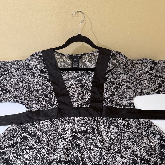 Chic Paisley Tie-Front or Tie back Blouse women’s 3/4 Sleeve top Size S (6-8) - Picture 15 of 16